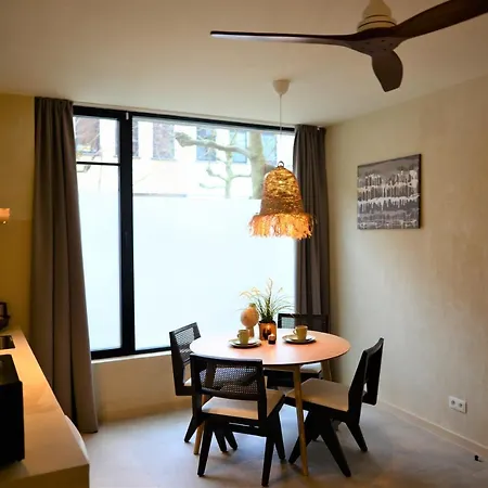 Balinese Cityflat Ac Apartment *